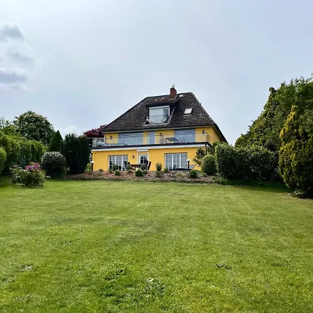 Traumhafter Seeblick Mit Grosser Terrasse Pogeez