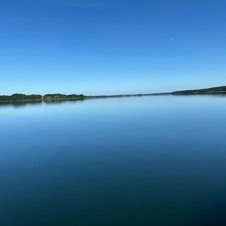 Traumhafter Seeblick Mit Grosser Terrasse Pogeez